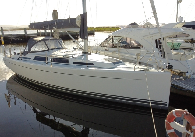 Hanse 345 for sale in United Kingdom for £99,990 ($126,153)