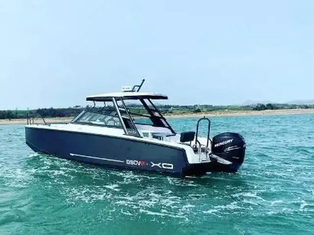 XO Boats DSCVR T-Top