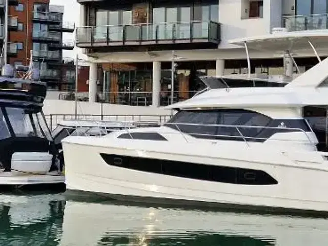 Aquila 44 Yacht