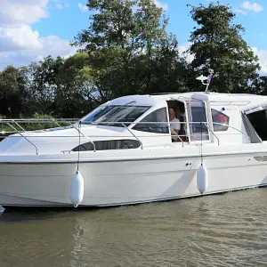 2025 Haines 32 Sedan