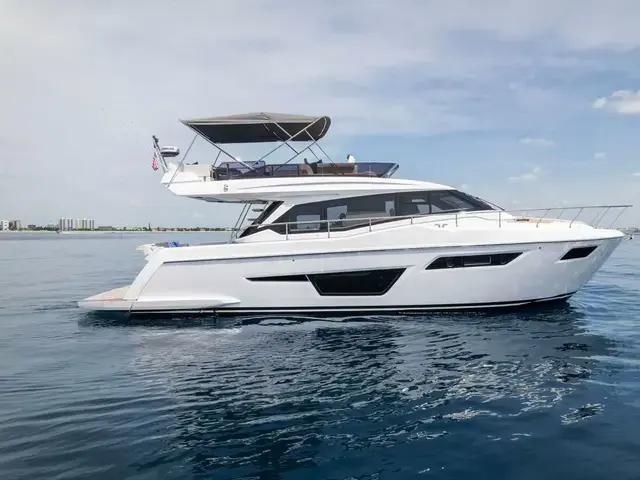 Ferretti Yachts 500