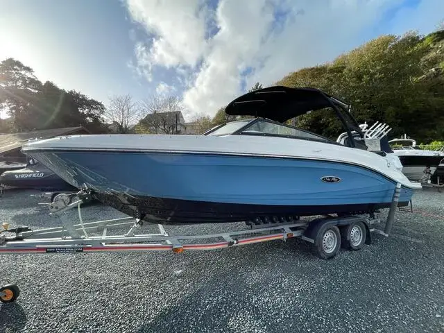 Sea Ray 230 SPX for sale in United Kingdom for £65,995 ($83,513)