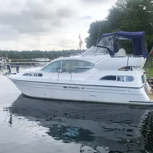 2005 Haines 320 Aft Cabin