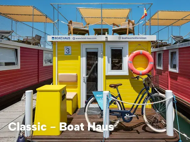Boat Haus Mediterranean 8x3 Classic Houseboat