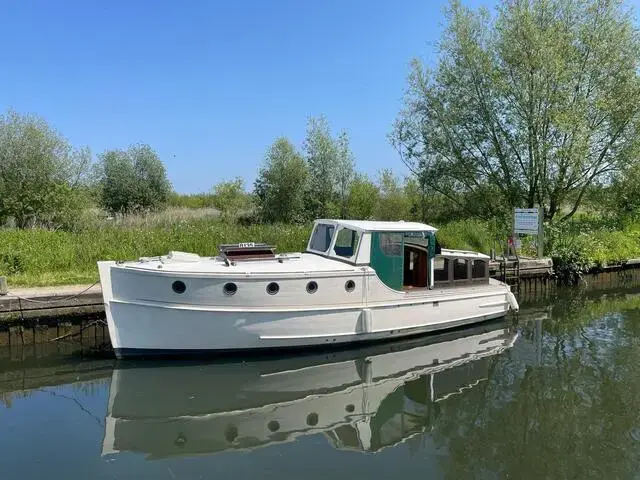 Classic 30' Norfolk Broads Motor Cruiser for sale in United Kingdom for £12,500 ($15,818)
