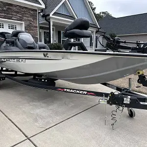 2021 Tracker Boats Pro Team 175