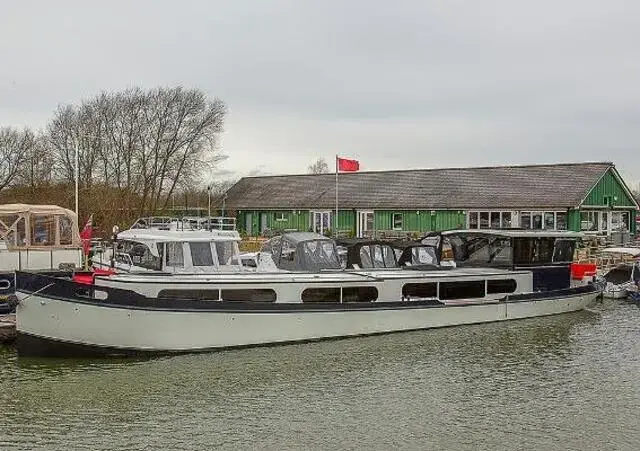 Jonathan Wilson Boats Finesse 70 x 13'06" Dutch Barge for sale in United Kingdom for £375,000 ($469,328)