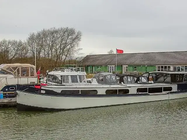 Jonathan Wilson Boats Finesse 70 x 13'06" Dutch Barge