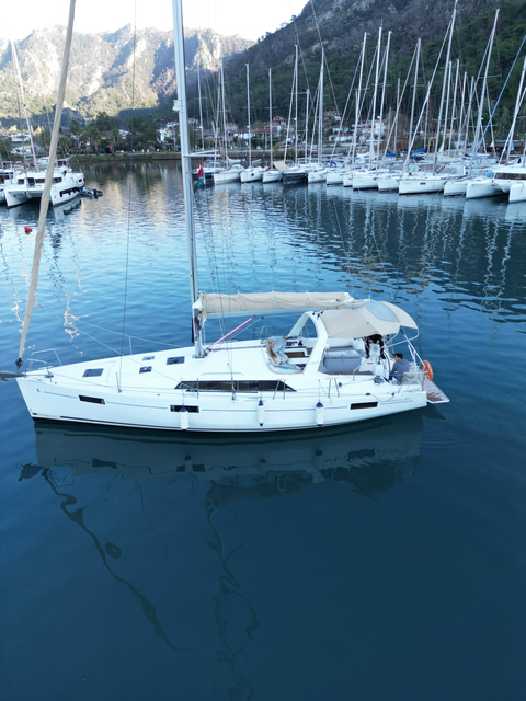 Beneteau Oceanis 411 for sale in Turkey for €185,000 ($197,974)