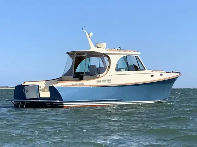 Hinckley 37 Picnic Boat MK III