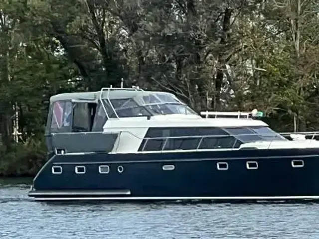 Motor Yacht Mistral Kruiser 13.60 Cabrio