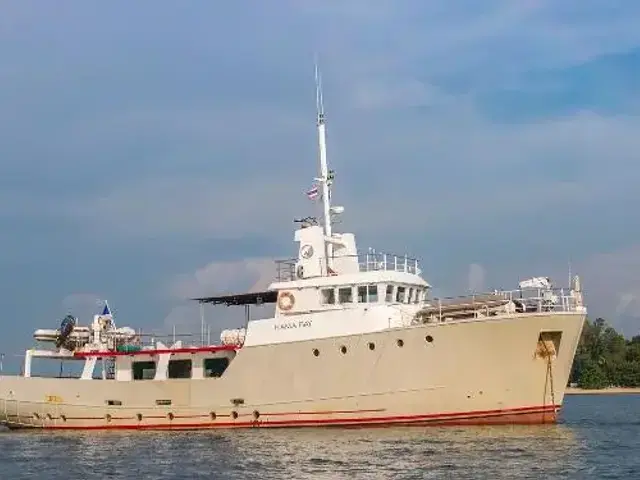 Expedition Long Range Yacht