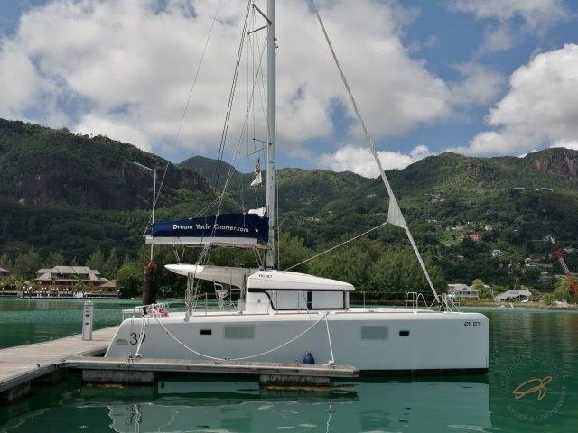 Lagoon 39 for sale in France for €195,000 ($209,822)