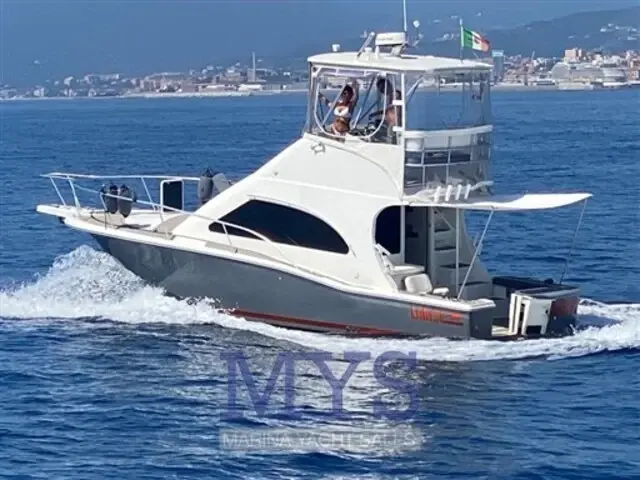 Luhrs Tournament 32 for sale in Italy for €90,000 ($97,057)