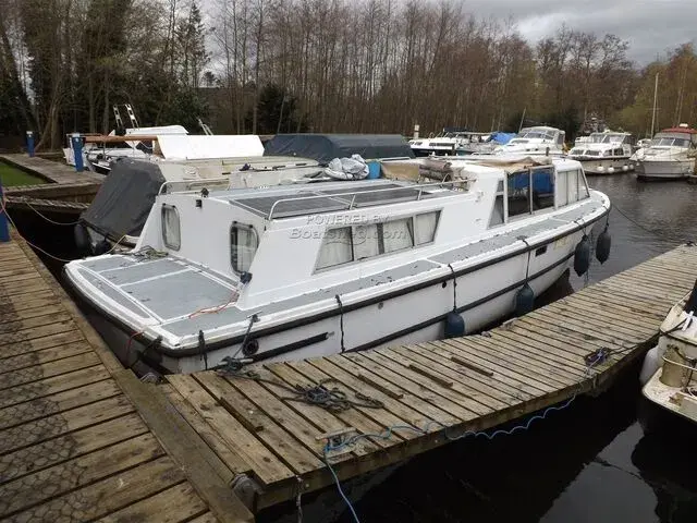 Aquafibre boats 33