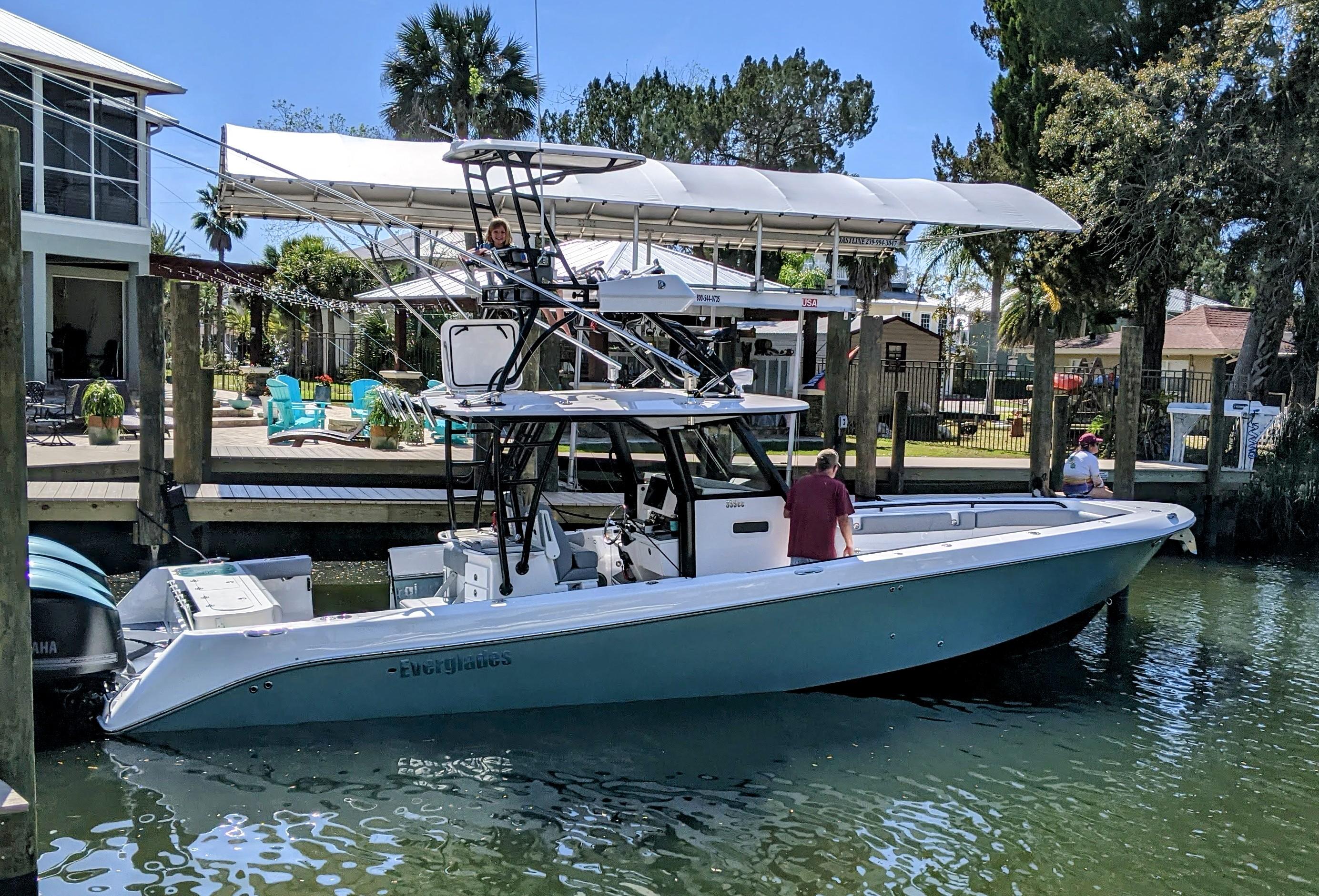 Everglades Boats 35'