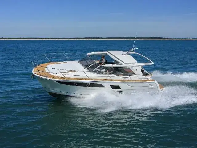 Marex Boats 360 Cabriolet Cruiser