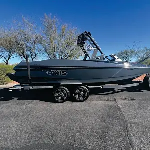 2016 Axis Boats A24