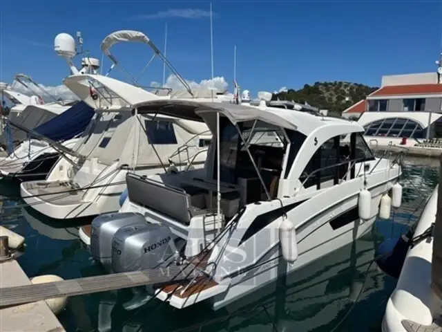 Beneteau Antares 9 for sale in Croatia for €139,500 ($149,138)