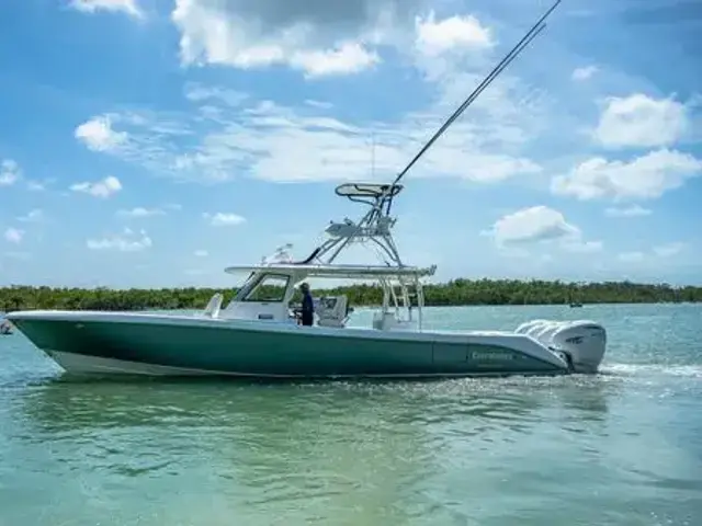 Everglades Boats 435 CC