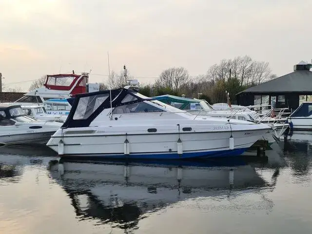 Falcon Boat 27
