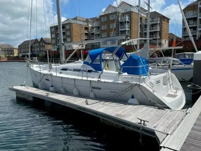 Beneteau Oceanis Clipper 393 for sale in United Kingdom for £84,950 ($105,075)