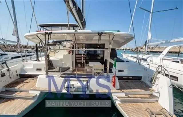 Lagoon 42 for sale in Italy for €435,000 ($464,876)