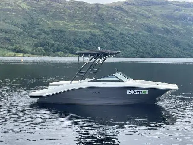 Sea Ray SPX 190 for sale in United Kingdom for £44,995 ($55,982)