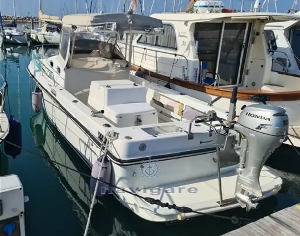Royal Yacht Group Harpoon 255 Walkaround for sale in Italy for €27,000 ($28,850)