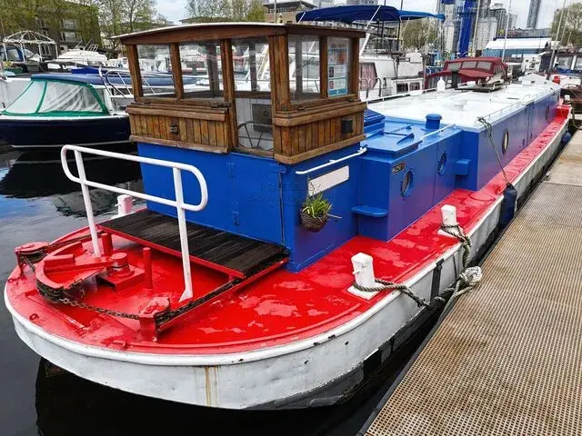 Barge 15m with London mooring for sale in United Kingdom for £125,000 ($156,358)