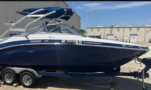 Yamaha Boats 242 Limited S