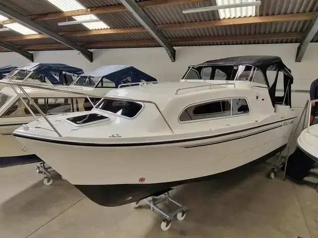 Viking 24 HiLine Spec Wide Beam with Extras