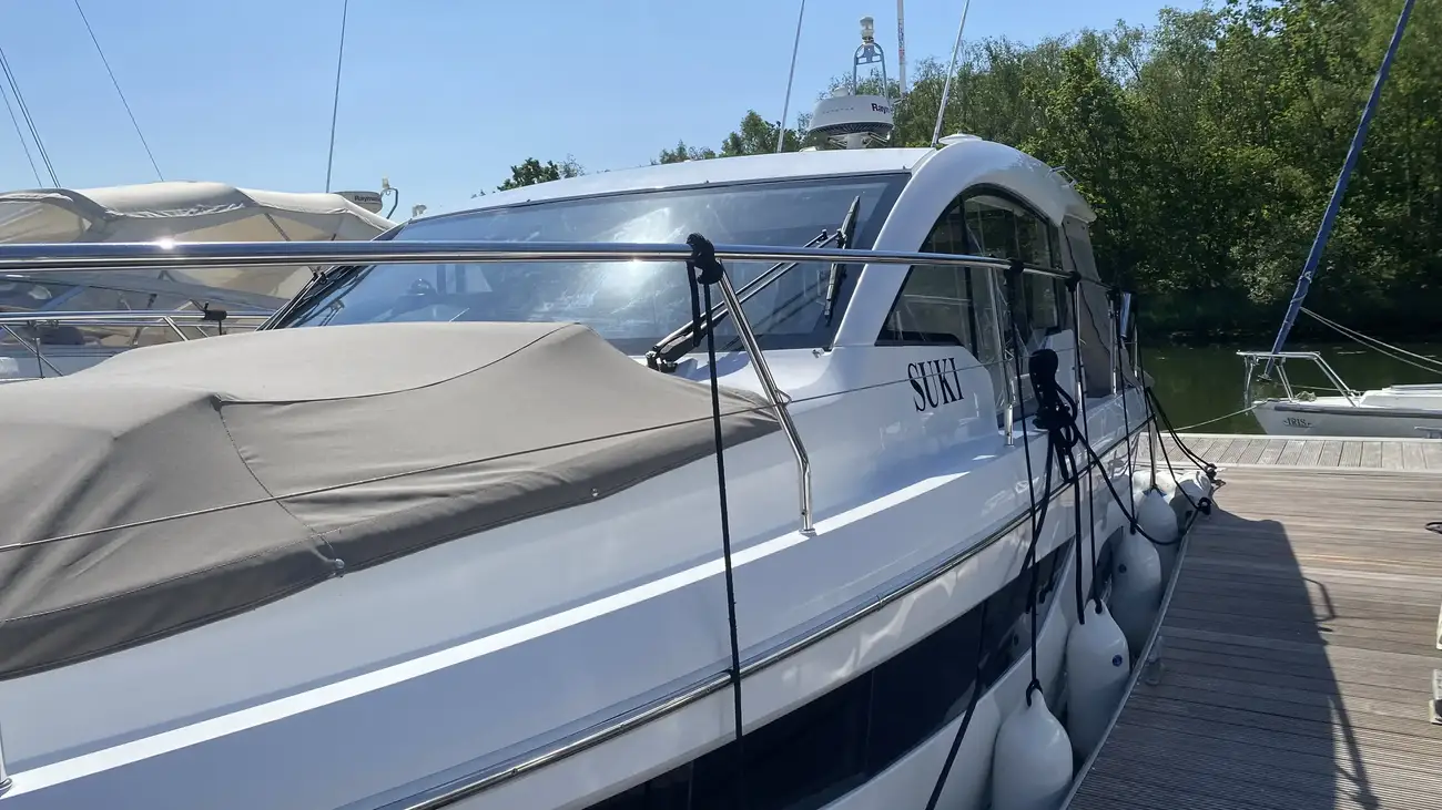 2016 Sealine C330 image 10