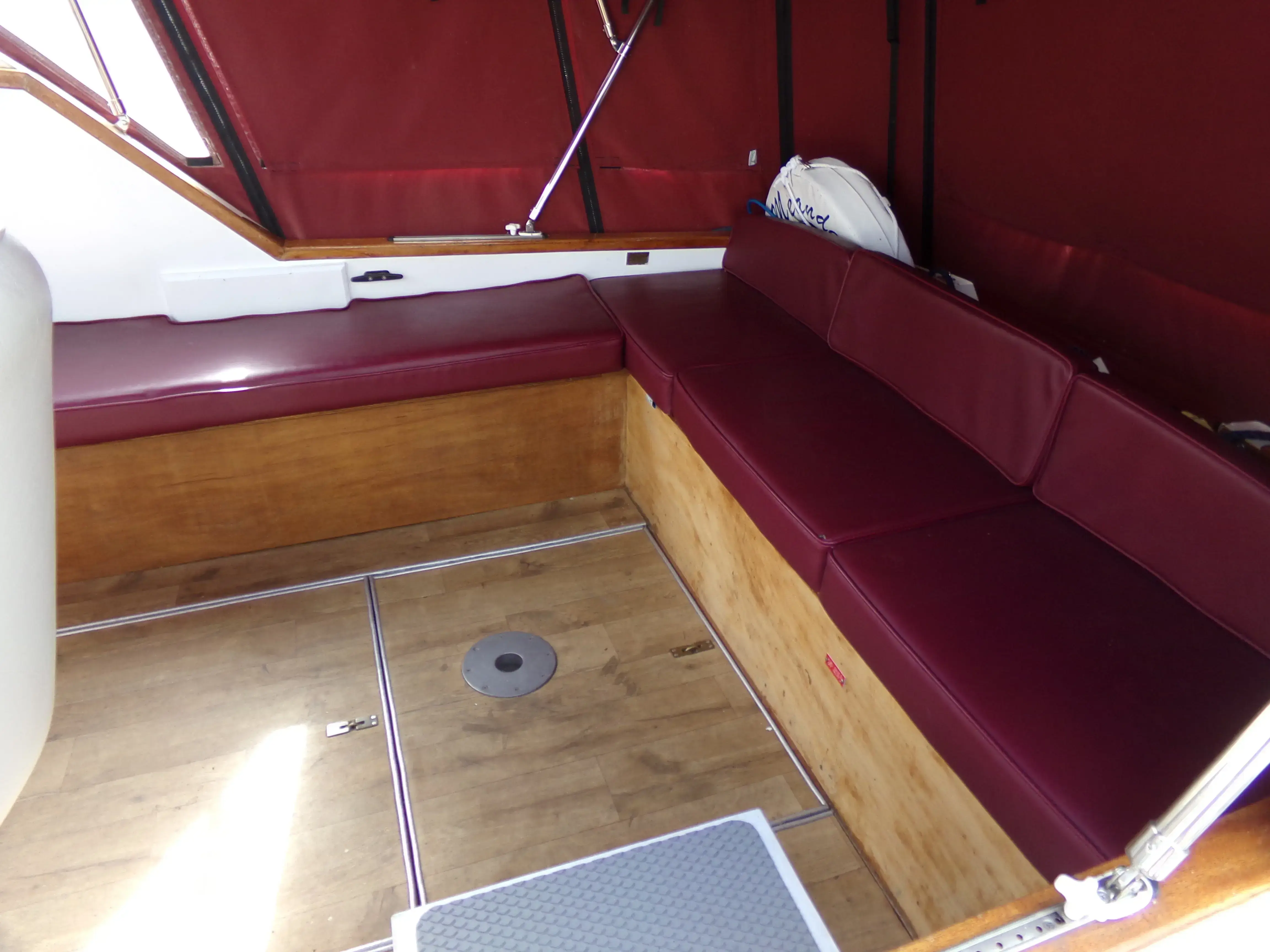 Seamaster 813 Meander Tingdene Marinas & Boat Sales