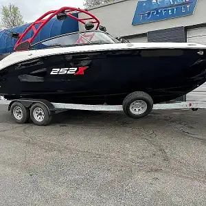 2022 Yamaha Boats 252XE