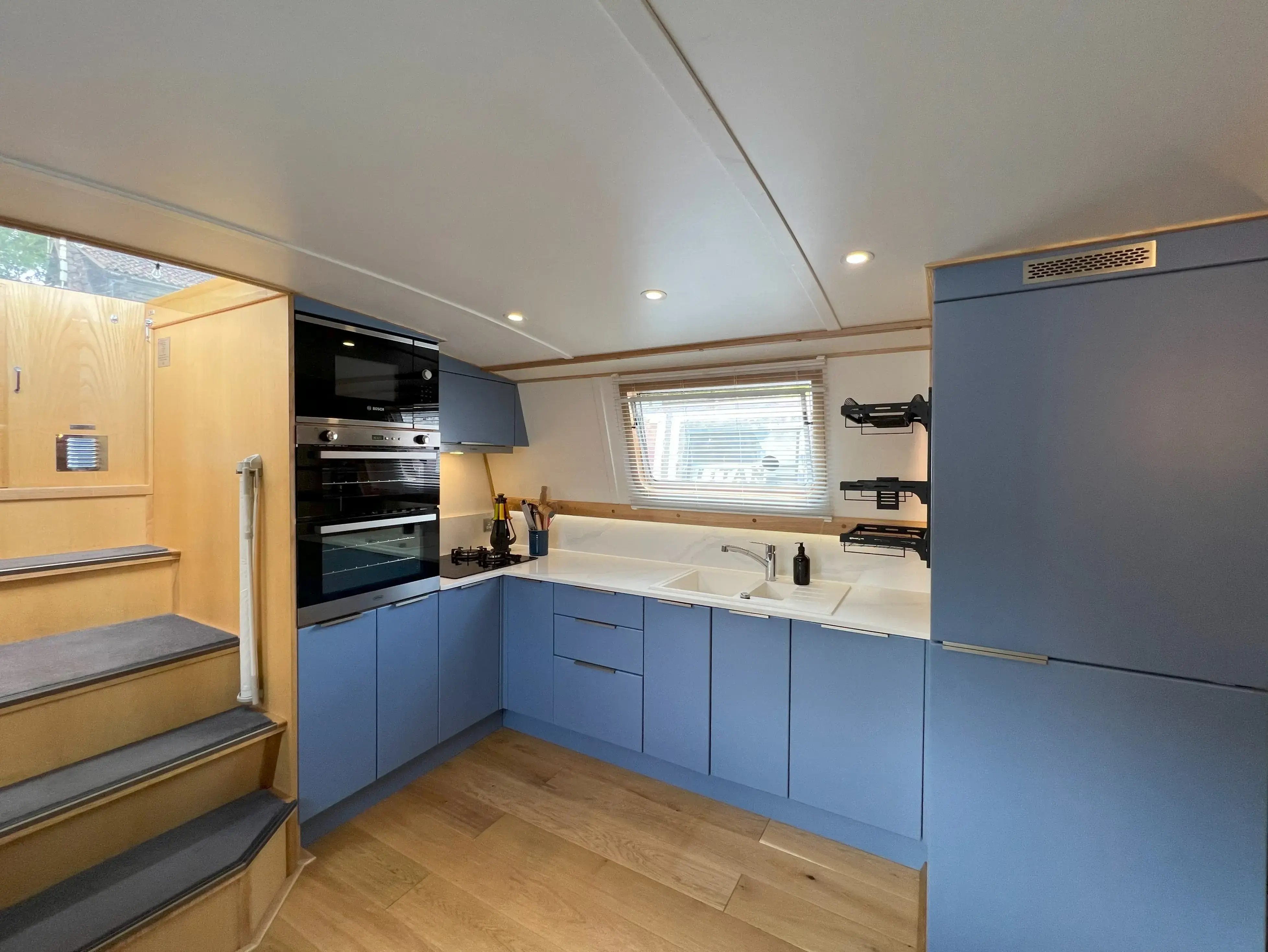 Viking Canal Boats 70' x 12'6'' Widebeam Persephone Tingdene