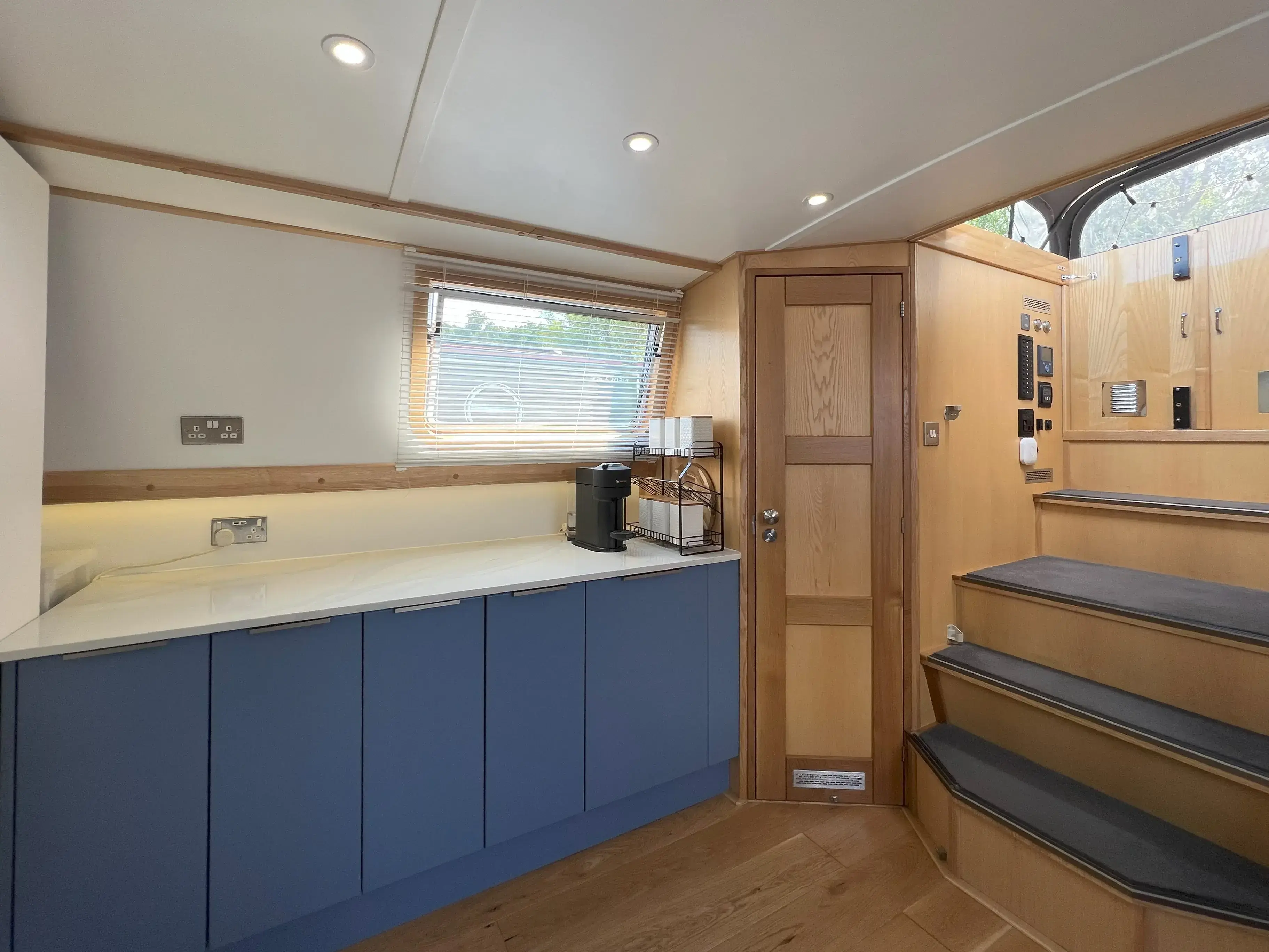 Viking Canal Boats 70' x 12'6'' Widebeam Persephone Tingdene