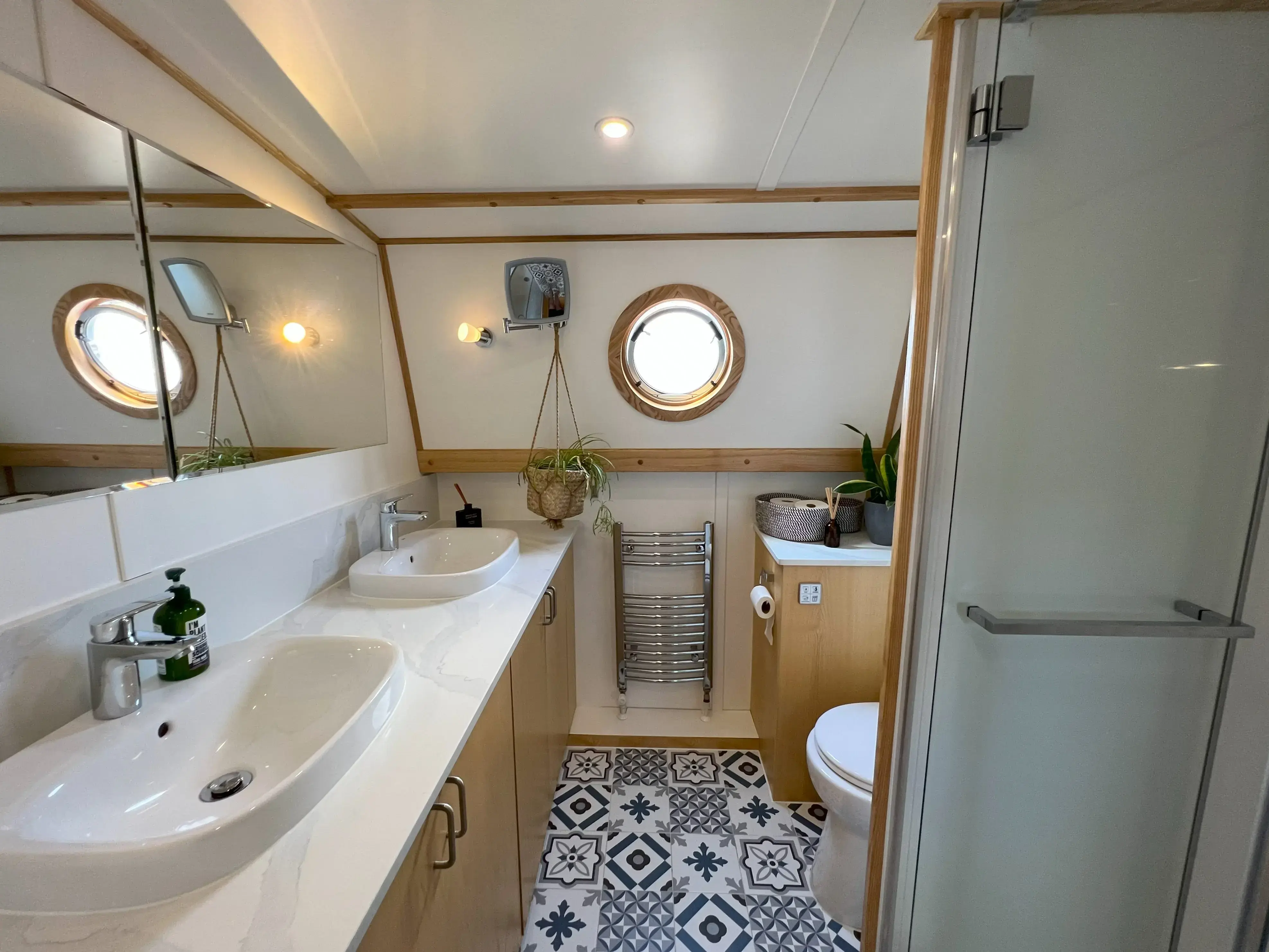 Viking Canal Boats 70' x 12'6'' Widebeam Persephone Tingdene