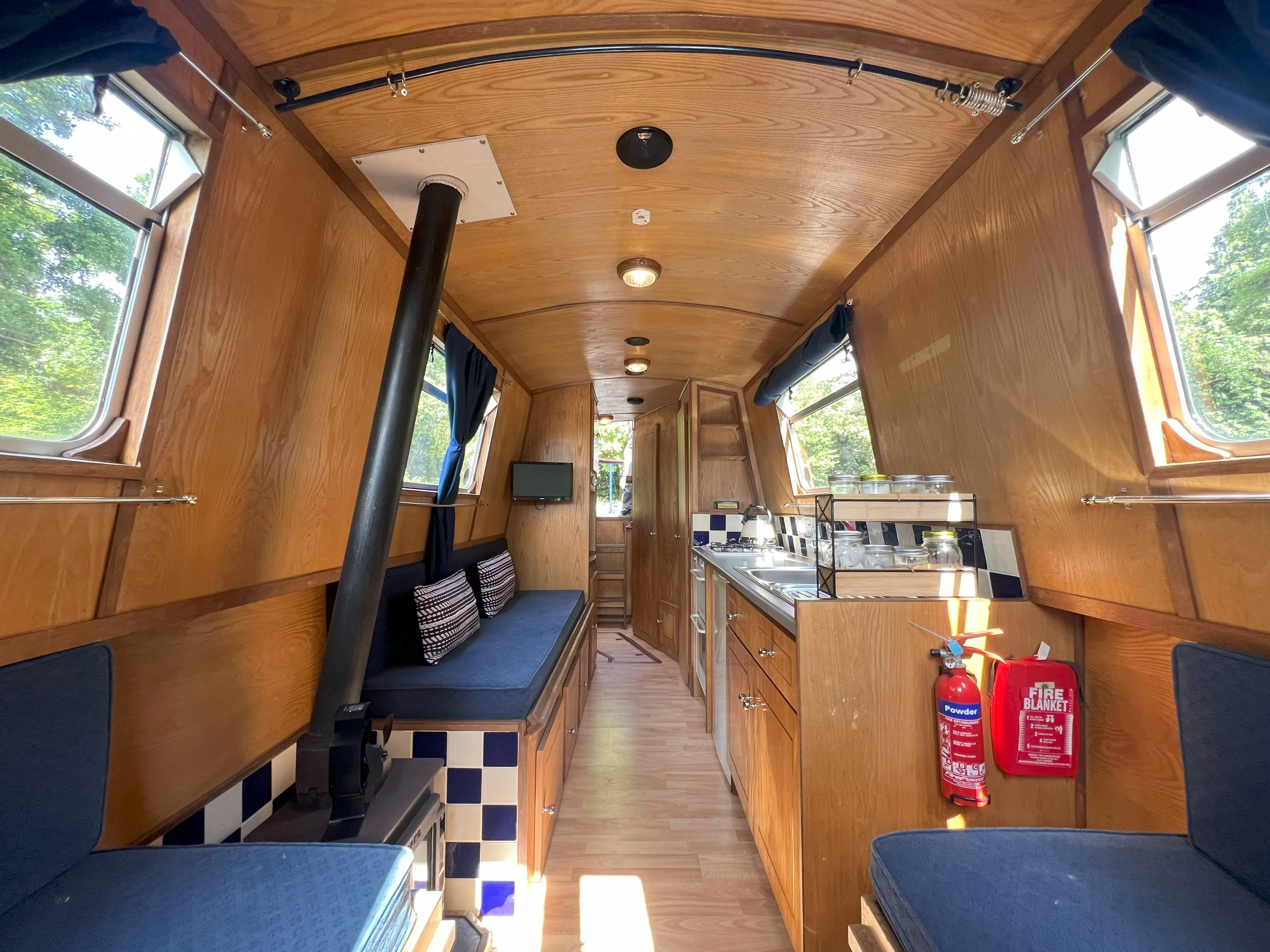 Hixton 35' Cruiser Narrowboat Freedom 7 Tingdene Marinas & Boat Sales