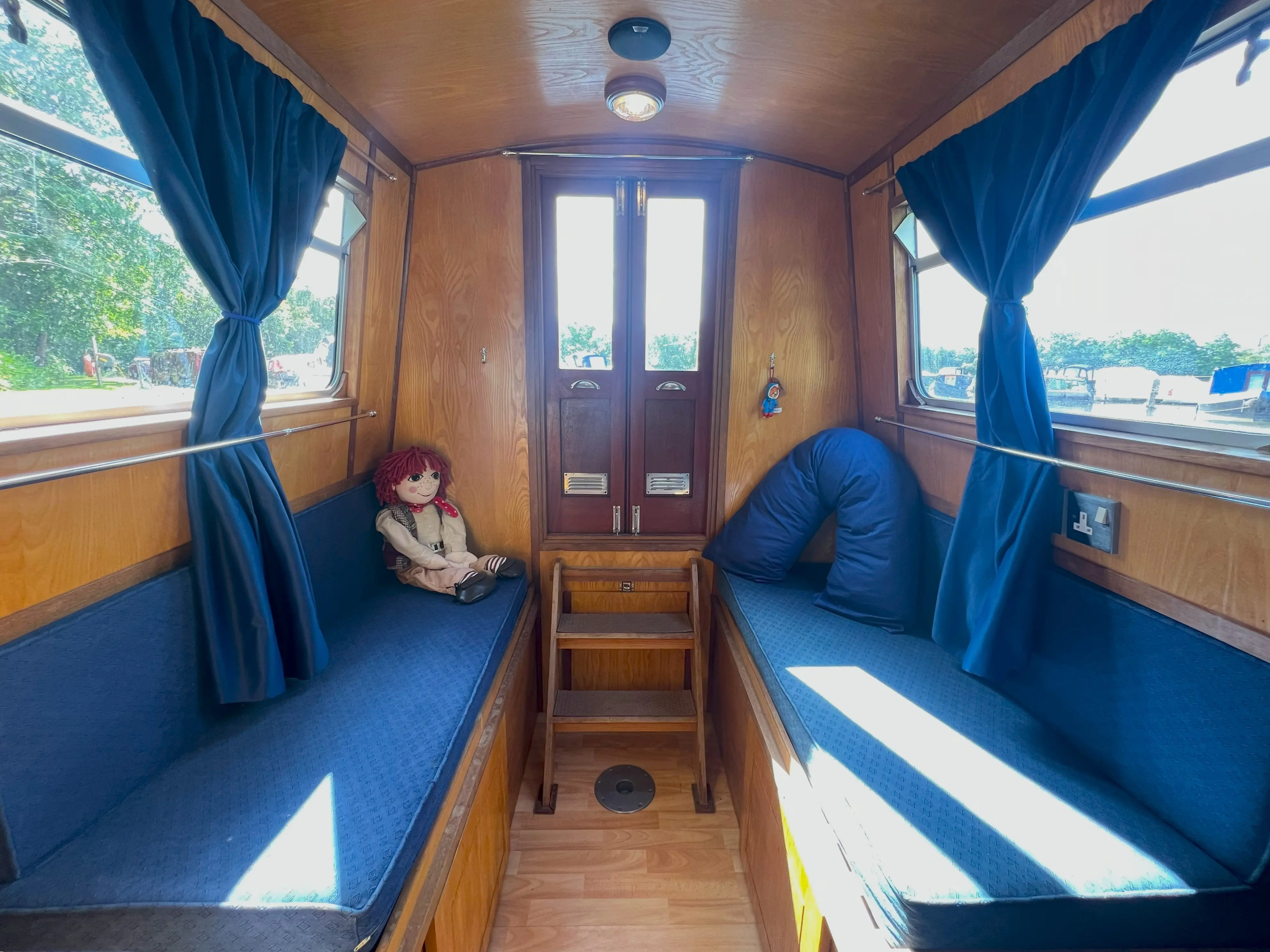 Hixton 35' Cruiser Narrowboat Freedom 7 Tingdene Marinas & Boat Sales