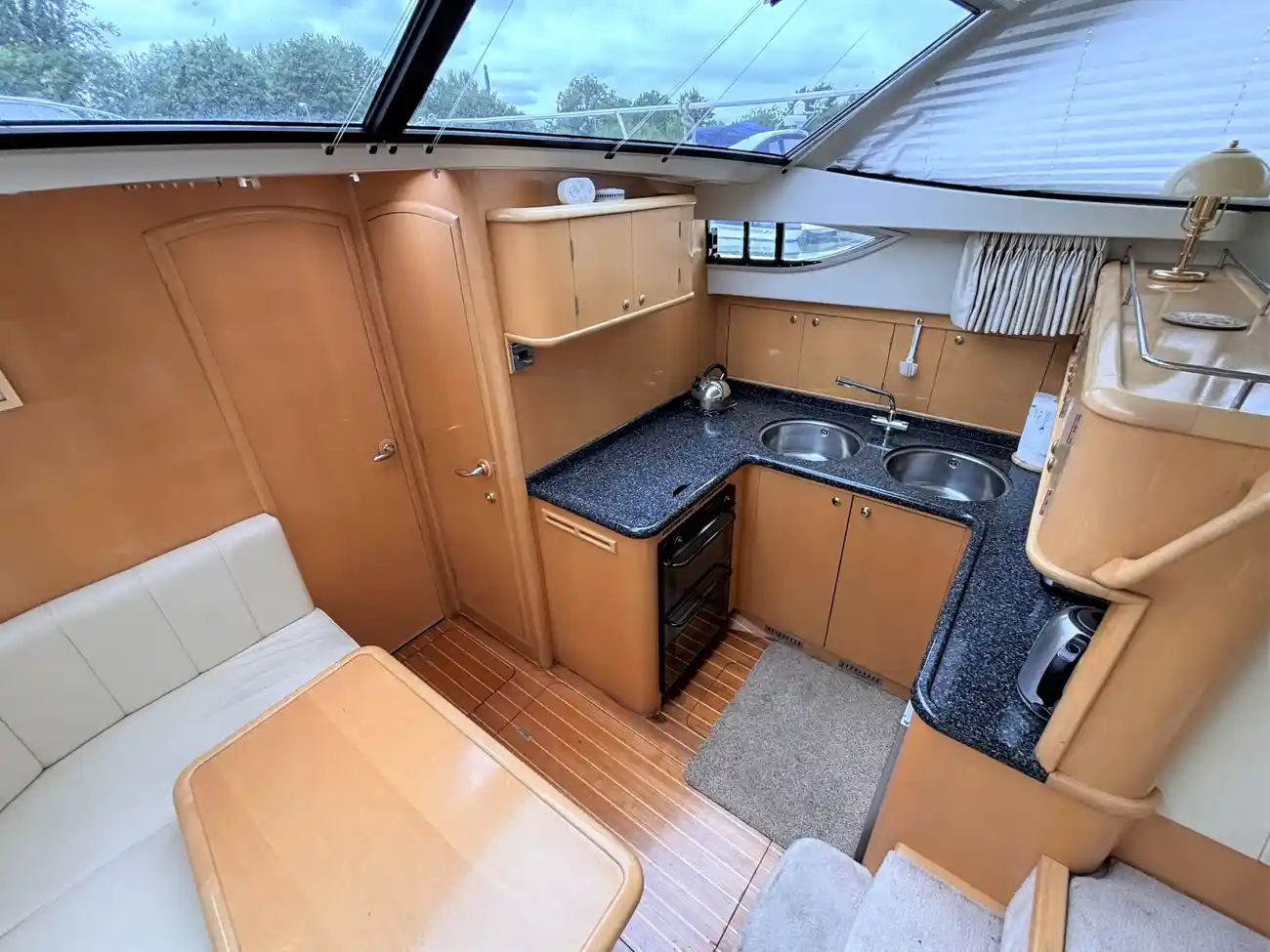 2001 Broom 42 image 27