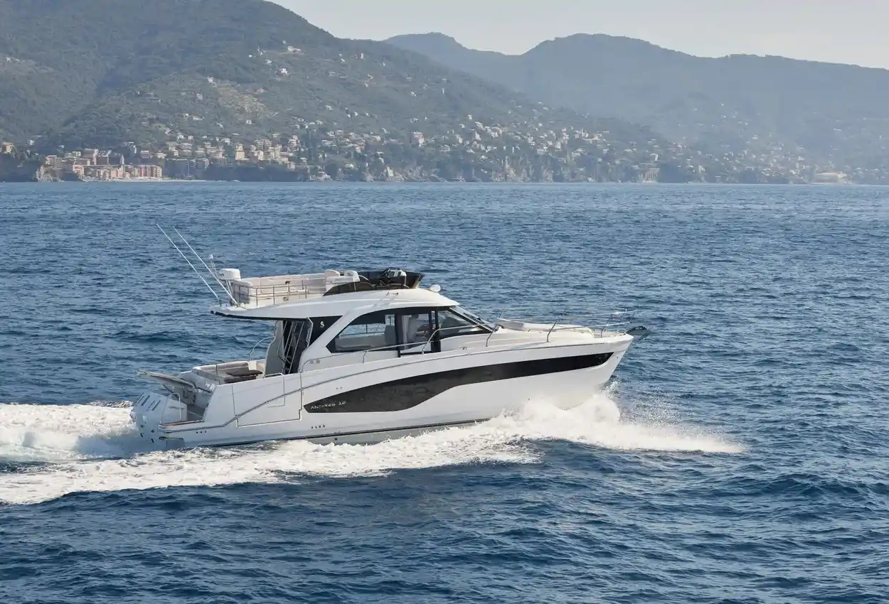 2024 Beneteau Antares 12