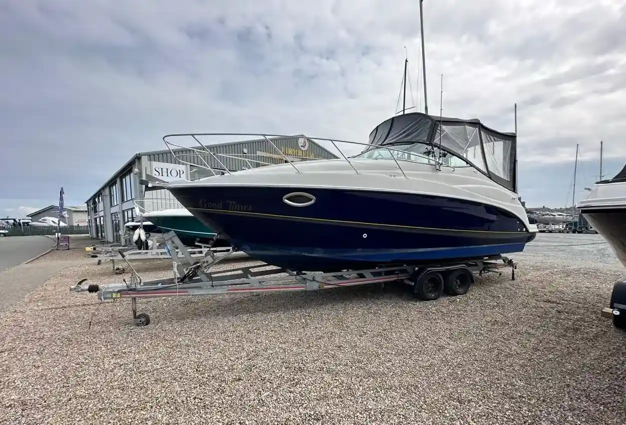 2000 Maxum 2500 SCR