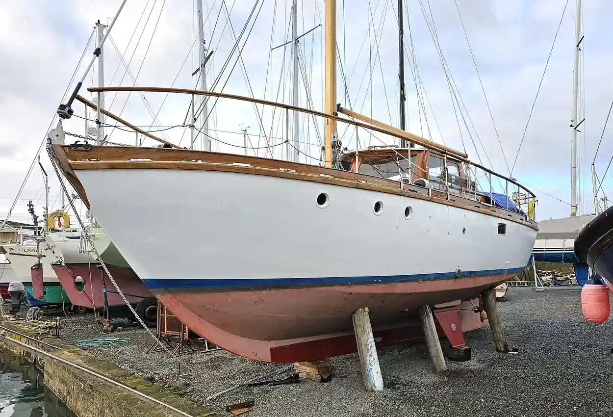 1978 Twin Screw Motor Sailor by John Bain