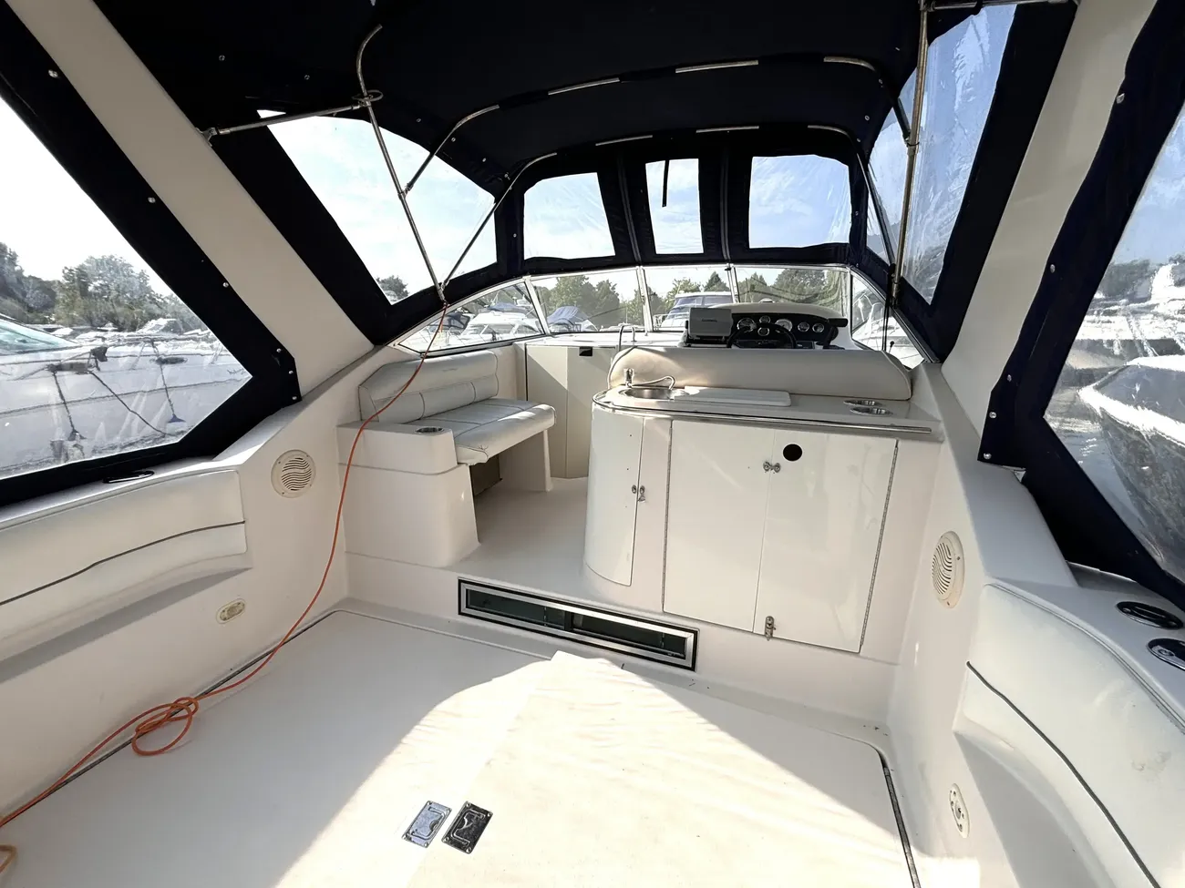 1999 Monterey 276 Cruiser image 14