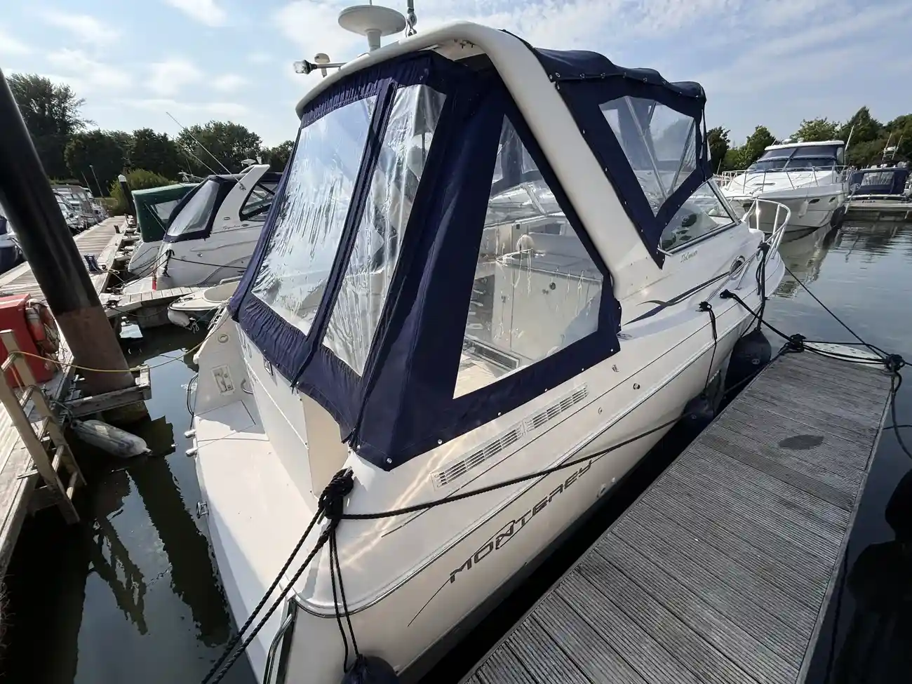 1999 Monterey 276 Cruiser image 13
