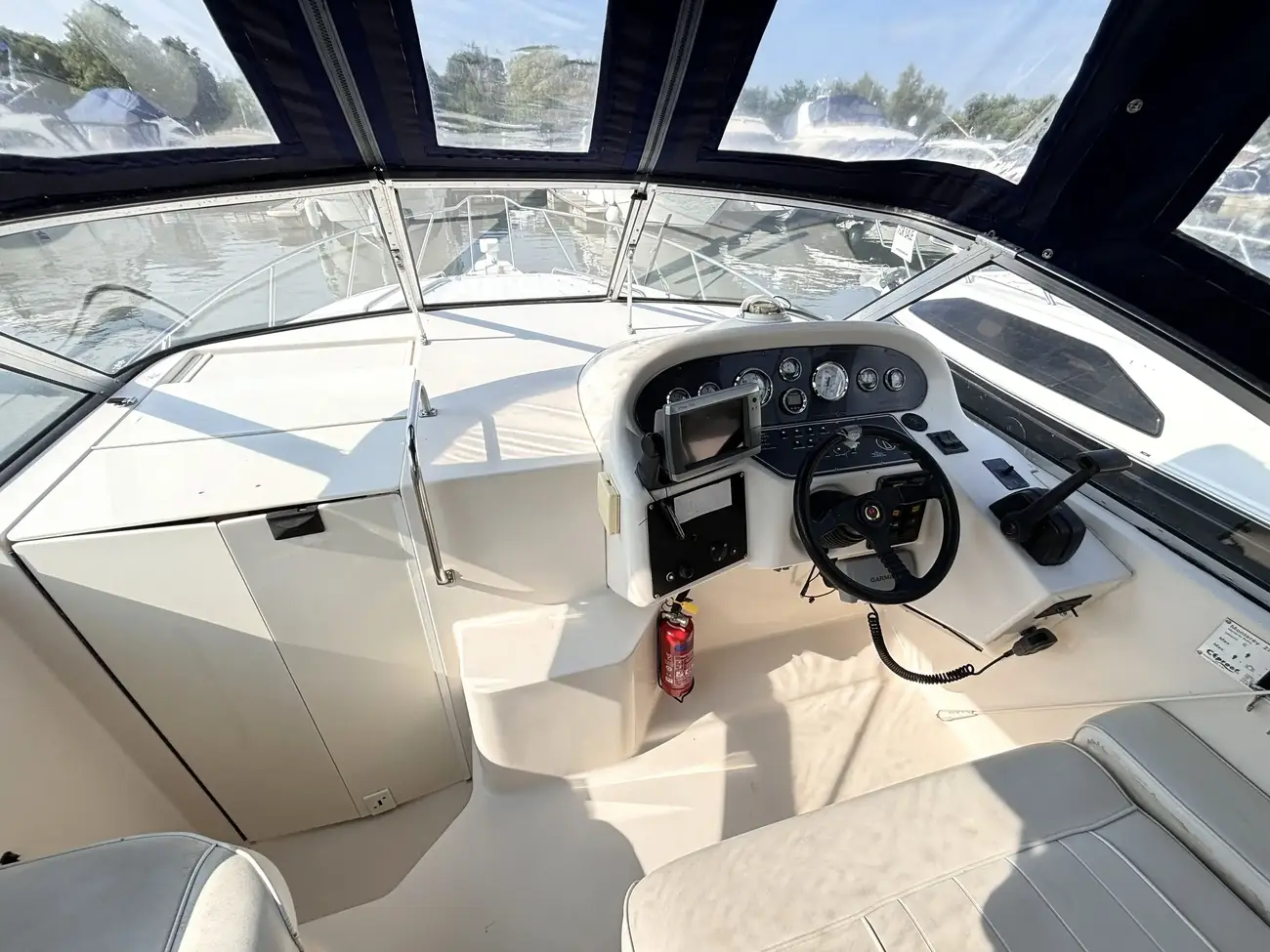1999 Monterey 276 Cruiser image 16