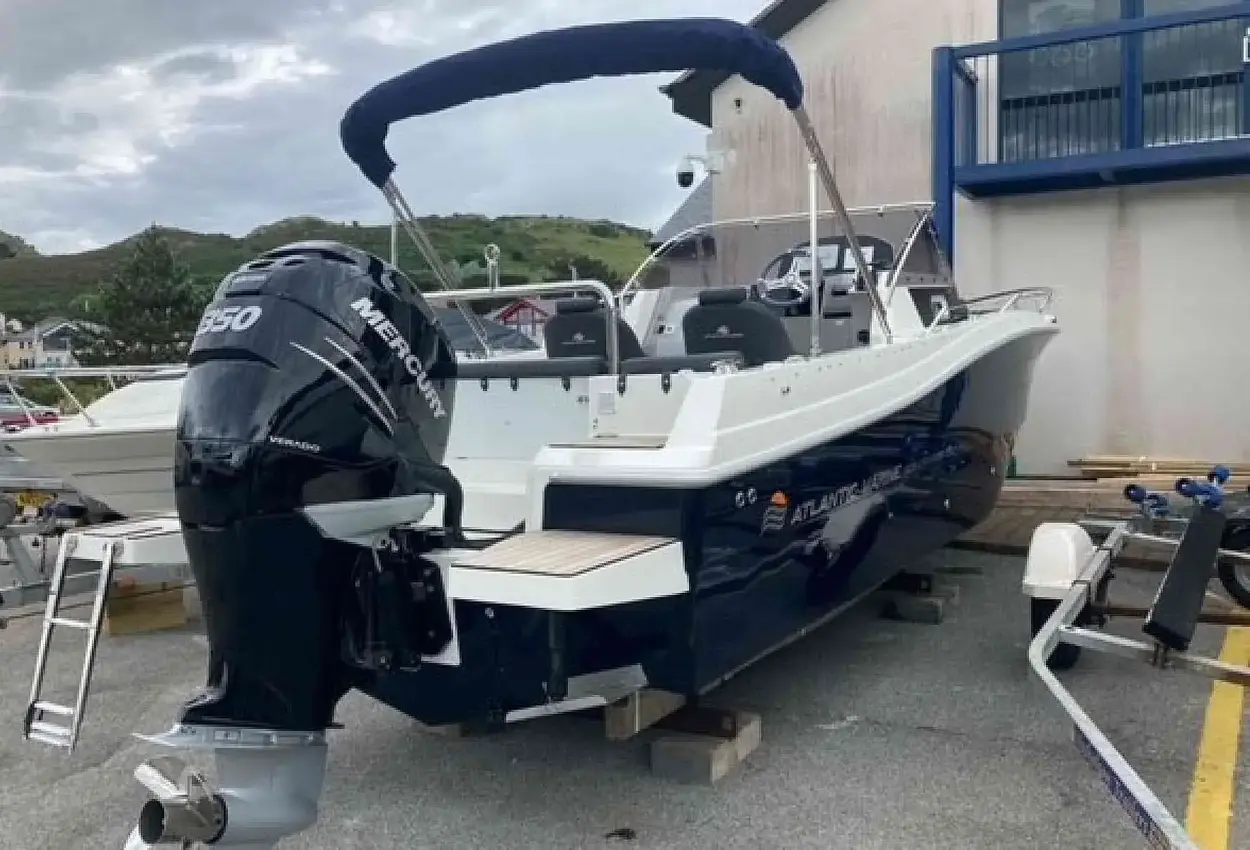 2022 Atlantic 730 Sun Cruiser