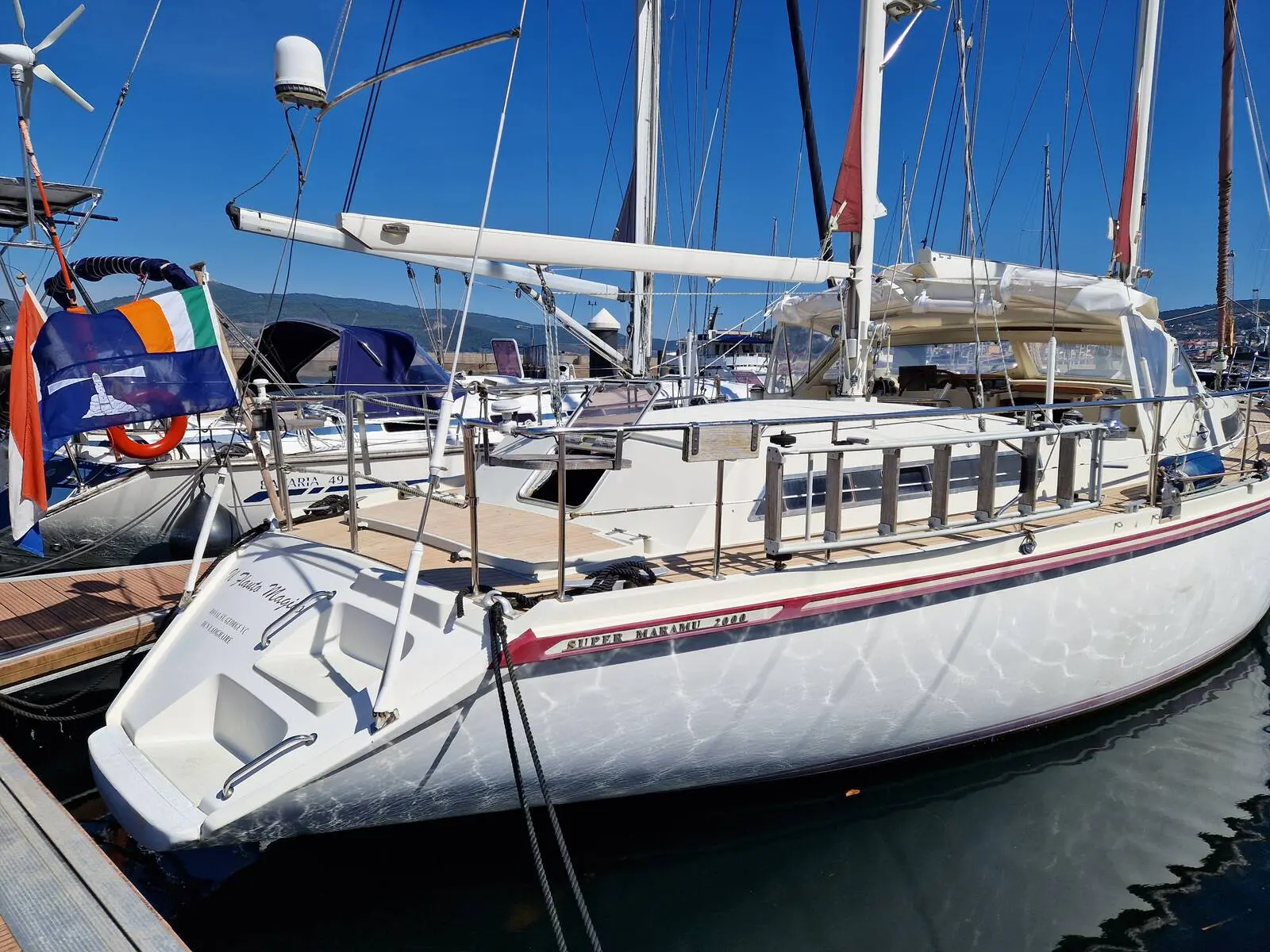 Amel Super Maramu 2000