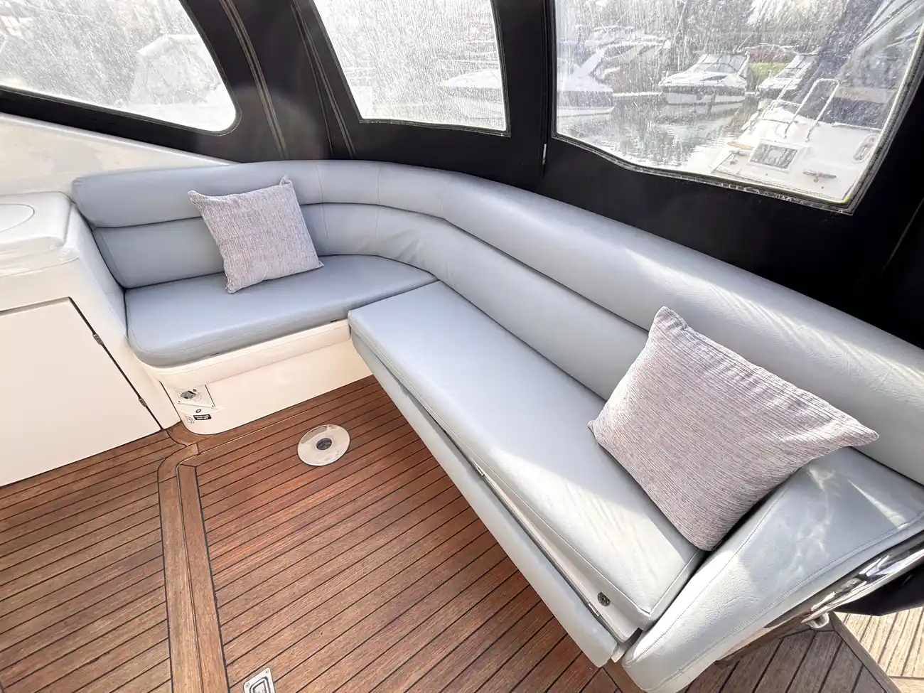 2003 Sealine S43 Sports Cruiser image 15